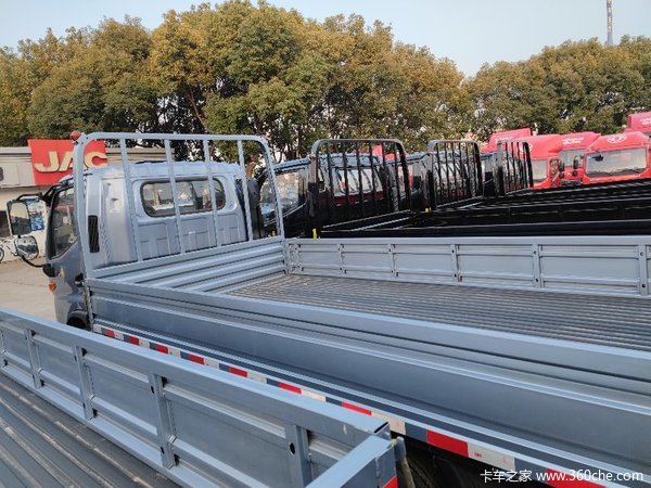 回馈用户绍兴骏铃V5载货车钜惠0.38万