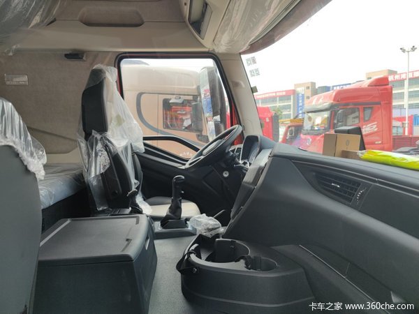 新车到店 杭州解放J6P牵引车仅售33.3万