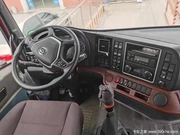 仅售24.7万   T5新款前4后6仓栏车7.6米