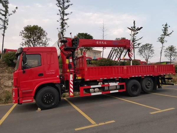 市场新宠总重25吨前二后六提升桥随车吊