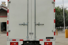 江铃 顺达宽体 豪华款 116马力 4.02米单排厢式轻卡