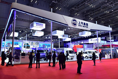 依维柯·欧胜8AT自带“黑科技”亮相上海国际车展