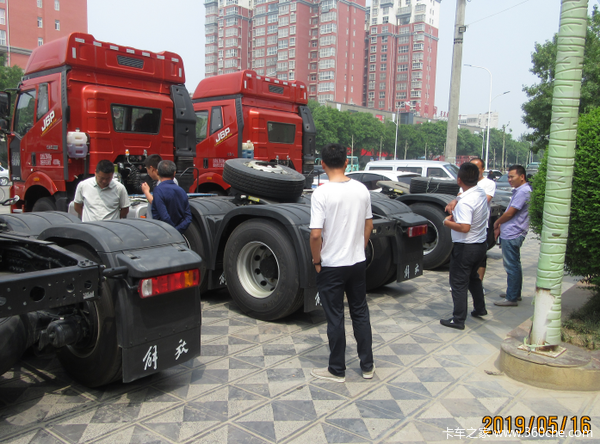 一汽解放濮阳天亿J6P6X4产品推介会