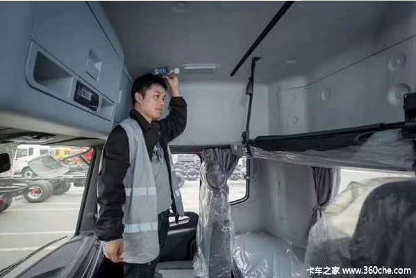 高顶双卧天锦KR载货车(带液缓)新车上市 欢迎到店垂询