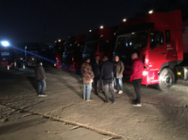 7台东风天龙国六牵引车成功交付客户 