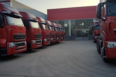 480马力+AMT+小速比 豪沃T7 4x2牵引车助力快递快运市