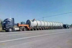 重汽大件运输车丨豪沃T7，卡车界的“肌肉男