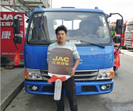 恭喜王老板 喜提康铃H5载货车 生意兴隆