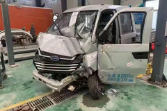 惊险一刻，开瑞护航，守护生命，创造财富！开瑞最安全的微卡！