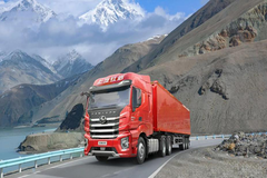 快递运输致富之路，上汽红岩这两款国六牵引车靠谱