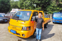 恭喜汤老板在金秋九月 喜提恺达X6双排载货车