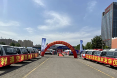 热烈祝贺飞利浦空调首选上汽轻卡200台配送车！