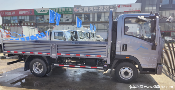 中国重汽HOWO轻卡统帅140载货汽车