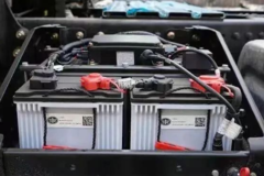 卡车蓄电池保养很关键，等到亏电时再看可就晚了