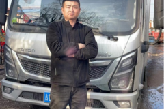 嘎嘎好开！吉林王老板点赞新座驾自动挡轻卡奥铃玉兔Ⅲ 开着奥铃玉兔