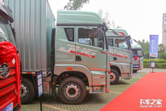 自重8吨出头 解放JH6三轴LNG载货更能装