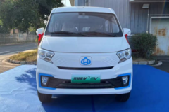 跨越星V7EV 大9座客运版来也 ！