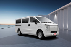 跨越星光2+2+2+3的座椅排列，8方宽大货厢，大空间·随心装