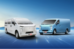 跨越星光有3 座货运版，7 /9 座客运版