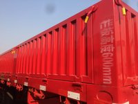 兰考平安13米2.55米宽(轻量化)高低板栏板半挂车栏板式半挂车图片