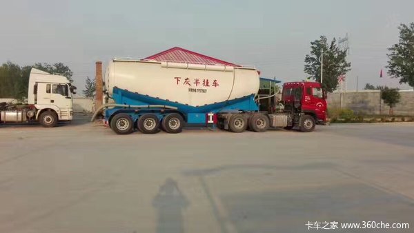 全新散装水泥罐车粉粒物料运输半挂车图片
