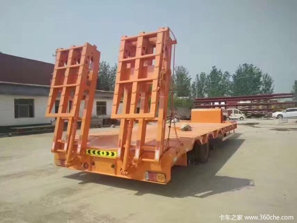 全新低平板半挂车凹梁式低平板图片