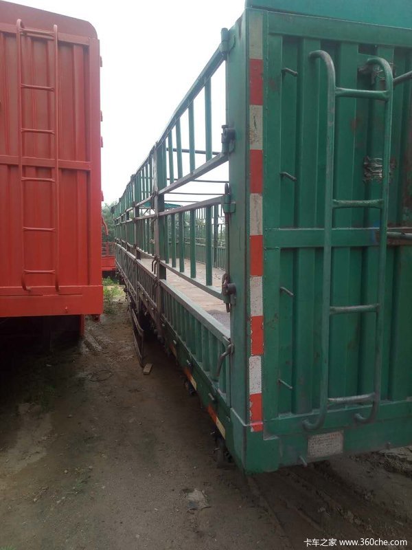 二手花栏半挂车仓栅式半挂车图片