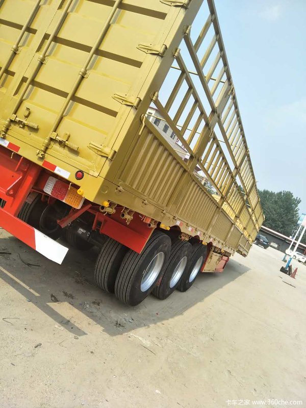 山东厂家直销苍蓝式半挂车仓栅式半挂车图片