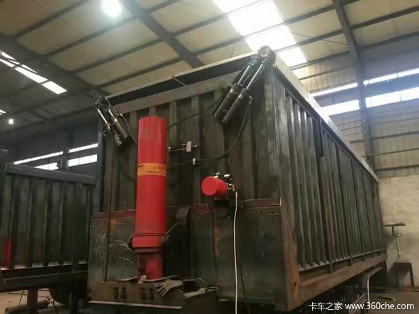 轻量化后翻自卸半挂车自卸半挂车图片