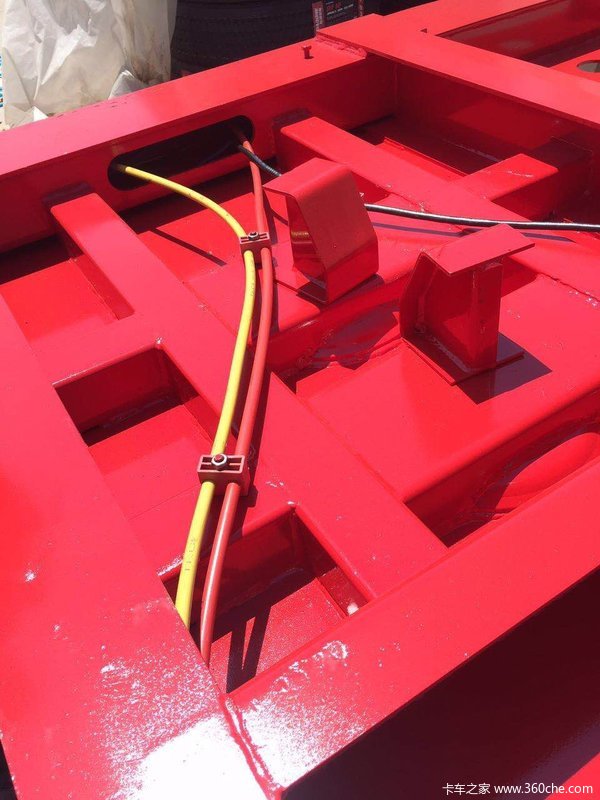 大单胎骨架车集装箱式半挂车图片