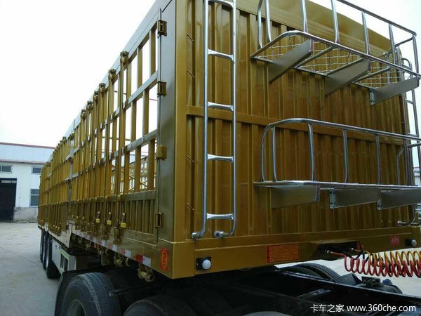 全国可做分期，正规银行放款，无需担保人仓栅式半挂车图片