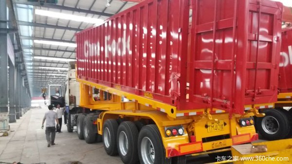 后翻自卸。自卸半挂车图片