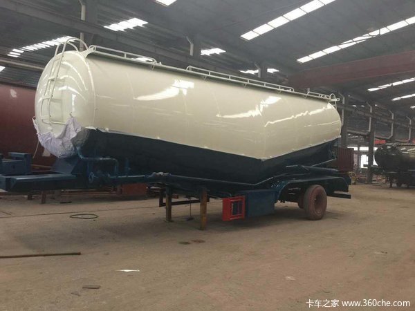 全国可做分期，正规银行放款。粉粒物料运输半挂车图片