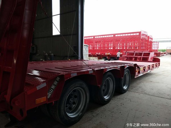山东骏骋中重型低平板低平板半挂车图片