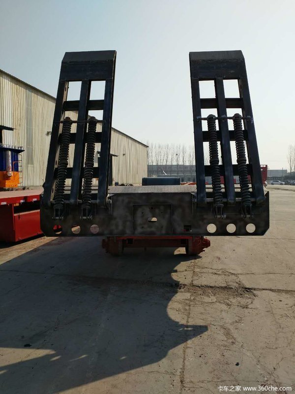 山东骏骋中重型低平板低平板半挂车图片