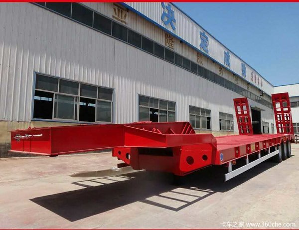 山东骏通辰陆轻量化重型钩机板低平板半挂车图片