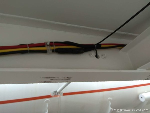 山东骏通辰陆轻量化平板半挂车平板式半挂车图片