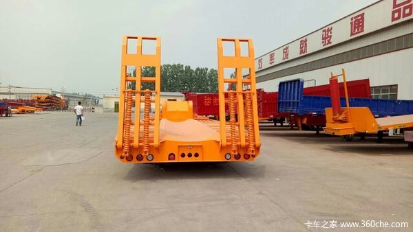 山东骏通辰陆精品挖机工程挂车低平板半挂车图片