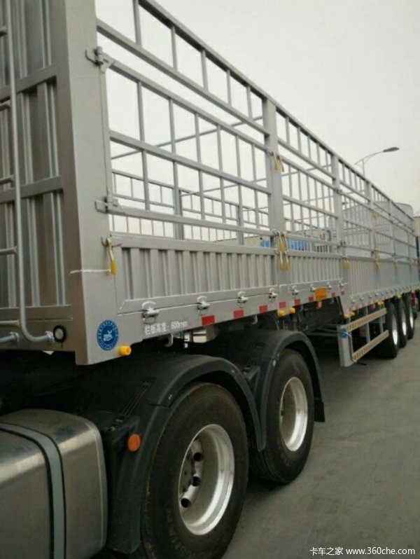 轻型半挂车仓栅式半挂车图片