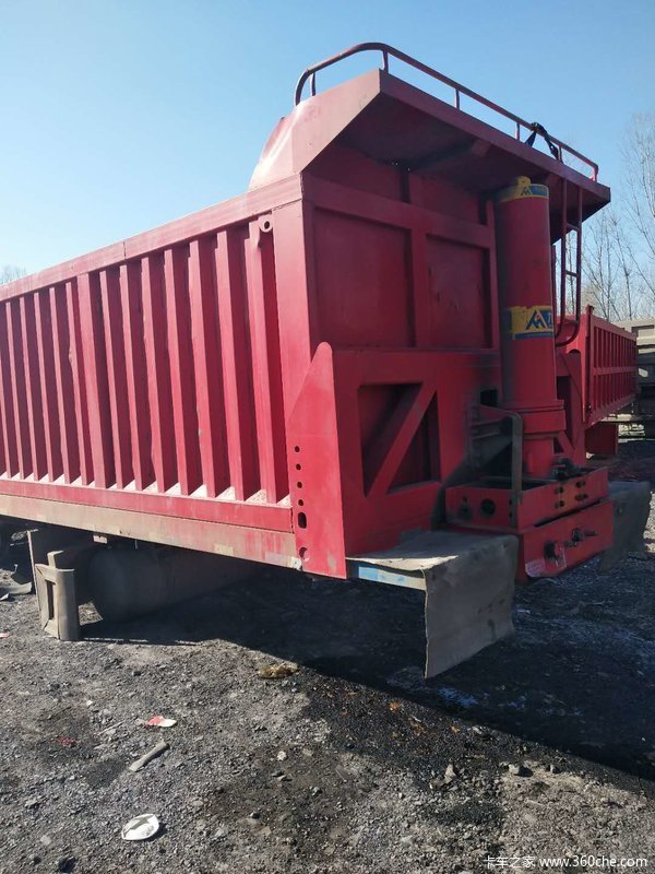 一年九米后翻自卸车自卸半挂车图片