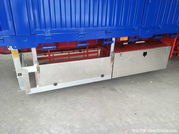 年前提车底价优惠栏板式半挂车图片