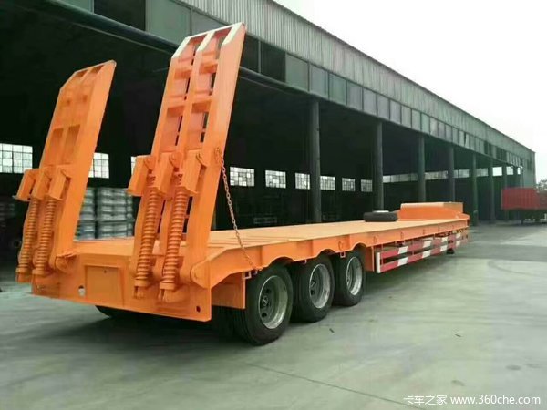 钩机板运输半挂车低平板半挂车图片