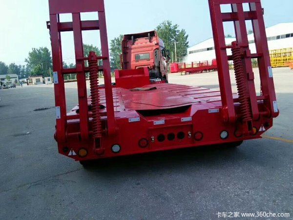 钩机板运输半挂车低平板半挂车图片