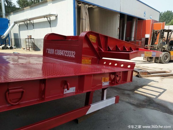 钩机板运输半挂车低平板半挂车图片