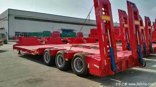 钩机板运输半挂车低平板半挂车图片