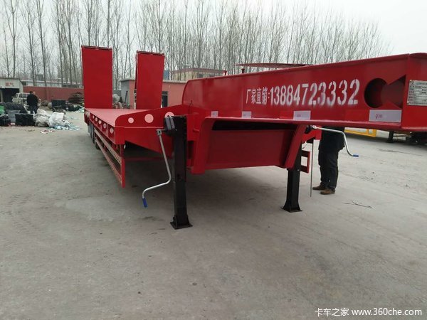 钩机板运输半挂车低平板半挂车图片