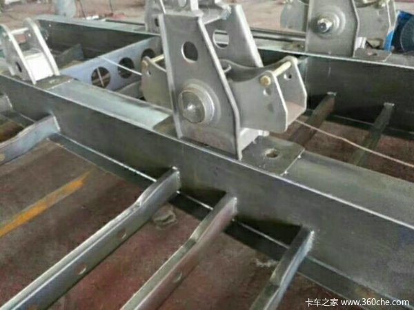 13米花篮，整车5.7吨！轻量化设计，标载首选仓栅式半挂车图片