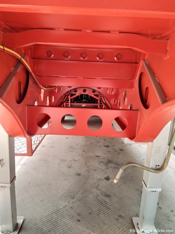 60标箱整车栏板式半挂车图片