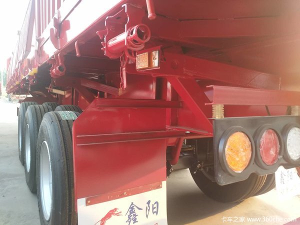 山东鑫阳专业制造十三米标车侧翻自卸半挂车图片