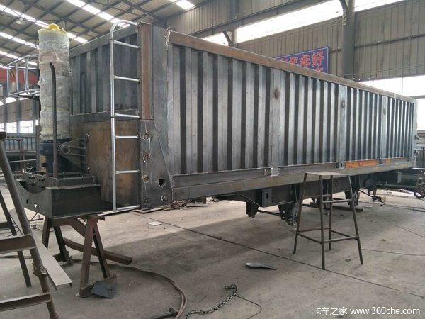 山东挂车厂家直销自卸半挂车图片